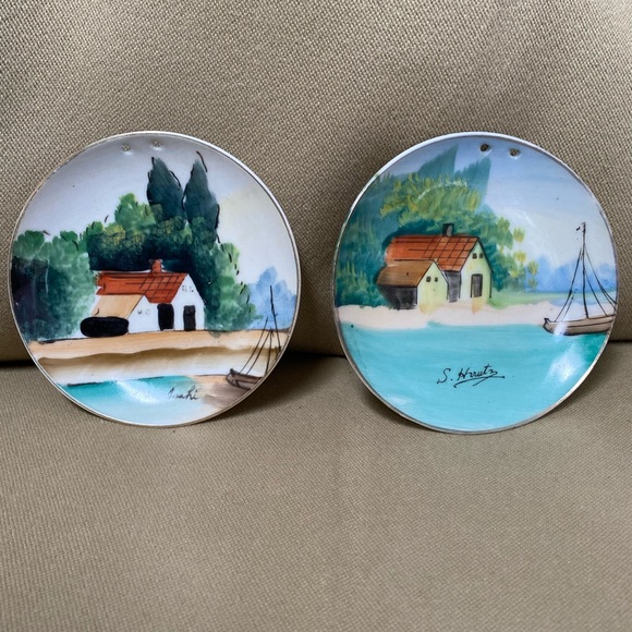 Two Miniature hand painted Japan artist plates - Picture 1 of 6